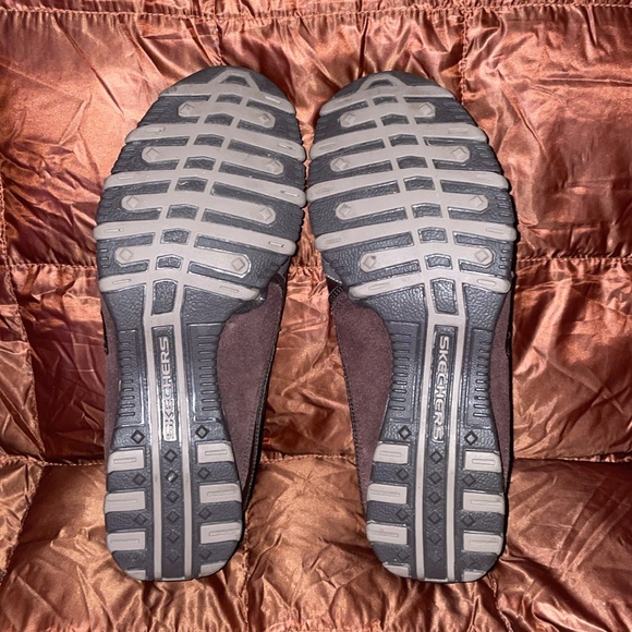 NWOT Skechers Women's Dark Brown Slip-On Sneakers.  Size 6.5 - Picture 5 of 5